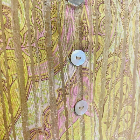 J H collectibles woman’s Yellow and Pink Button-Up Blouse size 1X paisley sheer - Picture 5 of 8
